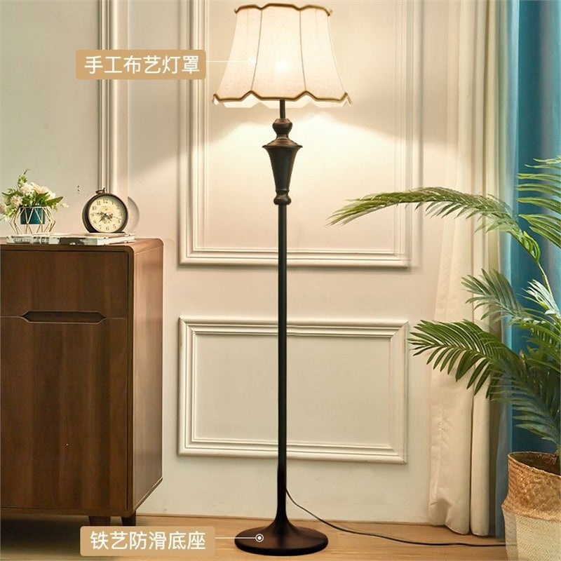 American-style floor lamp with storage shelf for bedroom and living room, minimalist modern coffee table lamp, creative bedside table lamp, nordic style