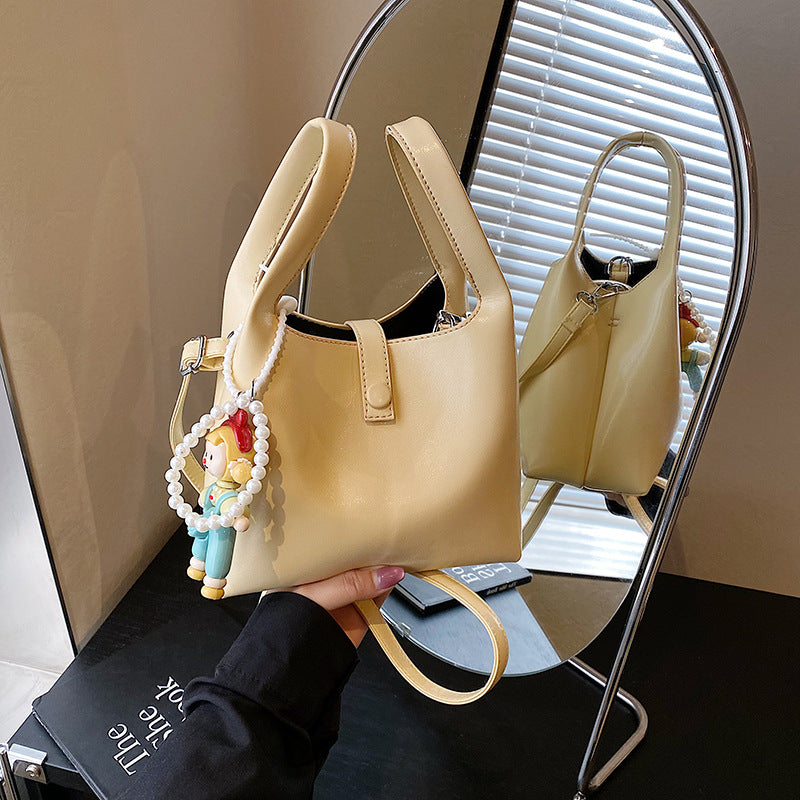 Cross-border Korean version of niche fashion bucket bag women's 2025 new versatile handbag casual shoulder bag messenger bag