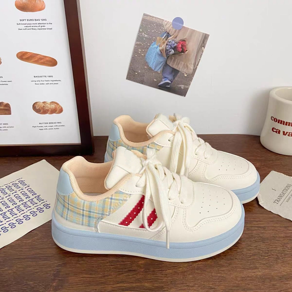 Niche platform sneakers for women, new autumn 2025 collection, trendy white shoes, versatile student style, athletic & casual bread shoes