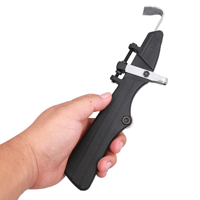 Sakawada, black plastic handle ring cutter, new type of fruit tree skin scraping and armor opener, grape orange ring cutting and peeling knife