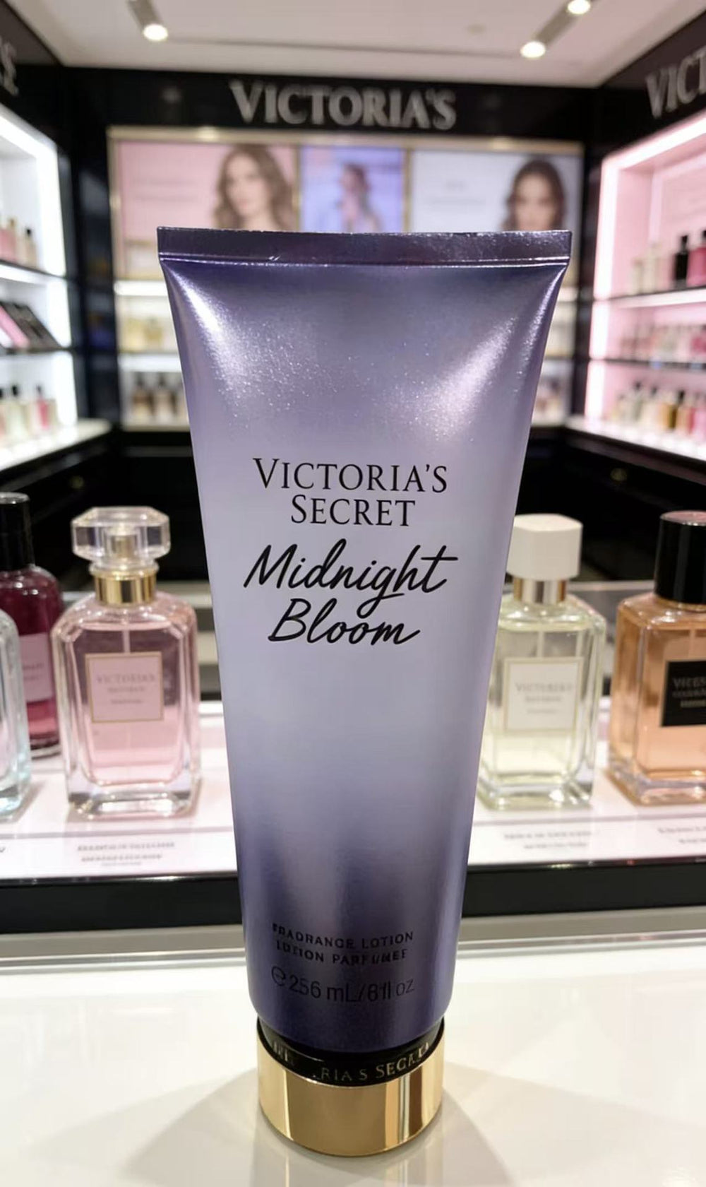Victoria's secret velvet petals moisturizing and long-lasting fragrance 236ml body lotion