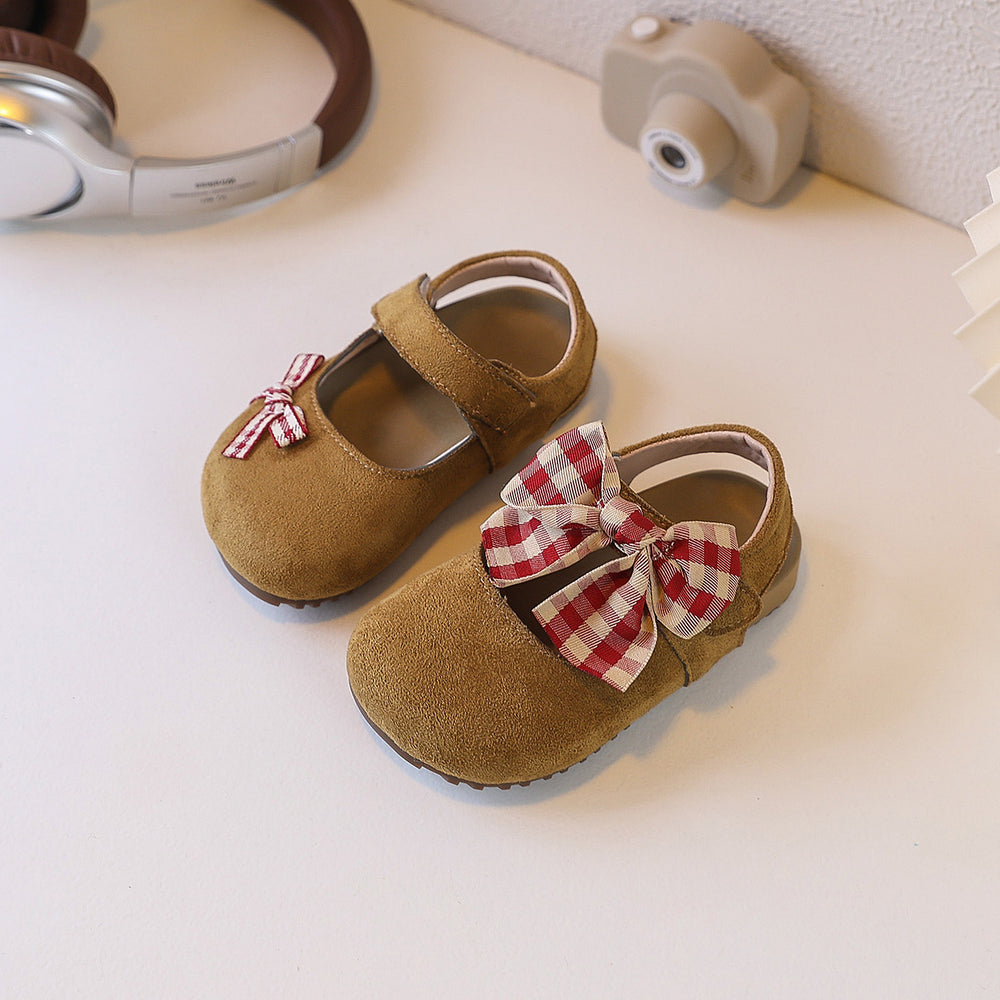 Ready-to-ship square-toe, closed-toe sandals – trendy new spring collection for kids. featuring a round toe, semi-covered design, soft, non-slip soles, and a princess-style aesthetic