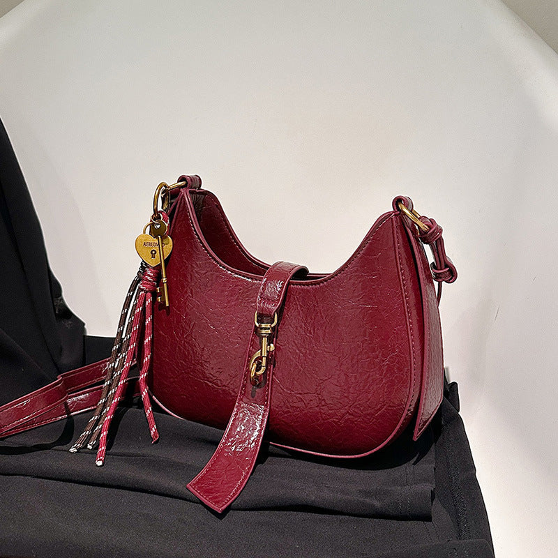 Retro soft leather crescent bag women's 2025 new women's bag texture commuter bag foreign style shoulder messenger bag  bag