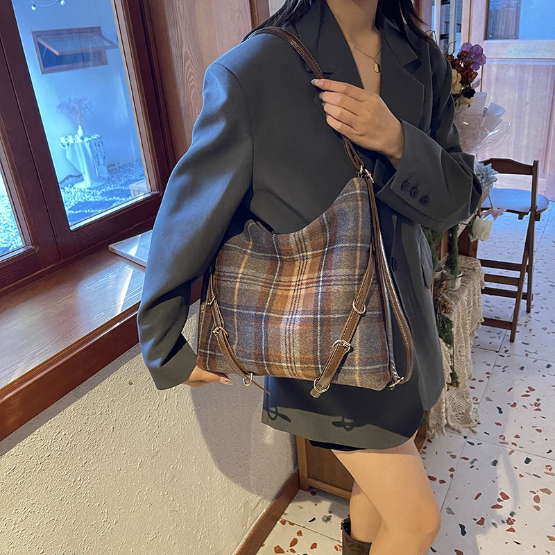 Retro plaid large-capacity bag women's 2025 new trendy college woolen tote bag casual backpack bag