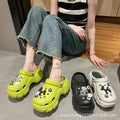 Women's clogs - new 2024 summer collection: chunky sole, non-slip, trendy office-ready, height-increasing, closed-toe sandals for beach and everyday wear