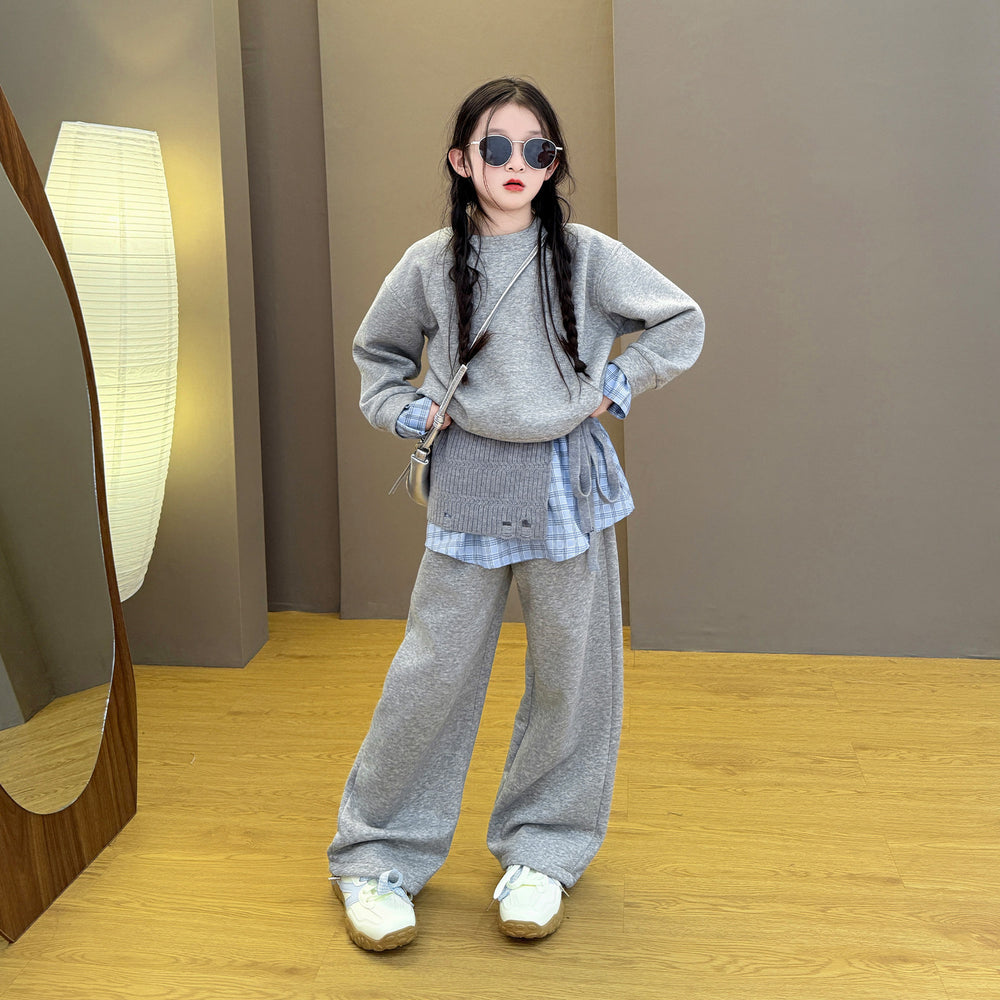 Super cute girls' activewear set, new for spring ! stylish three-piece set for girls, featuring a trendy drawstring hoodie and sweatpants