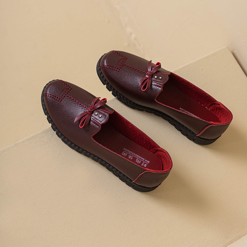 Comfortable leather shoes for middle-aged and elderly women - soft sole, flat, wear-resistant, waterproof, spring/autumn style - grandma shoes