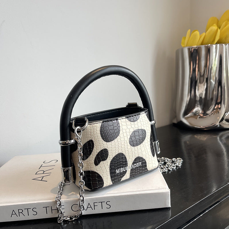 Foreign trade cute girl dopamine mini chain lipstick portable small bag women 2025 new trend messenger bag