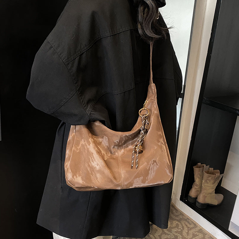 Foreign style high-end texture handbag women's 2025 autumn and winter new simple and fashionable large-capacity commuting shoulder messenger bag