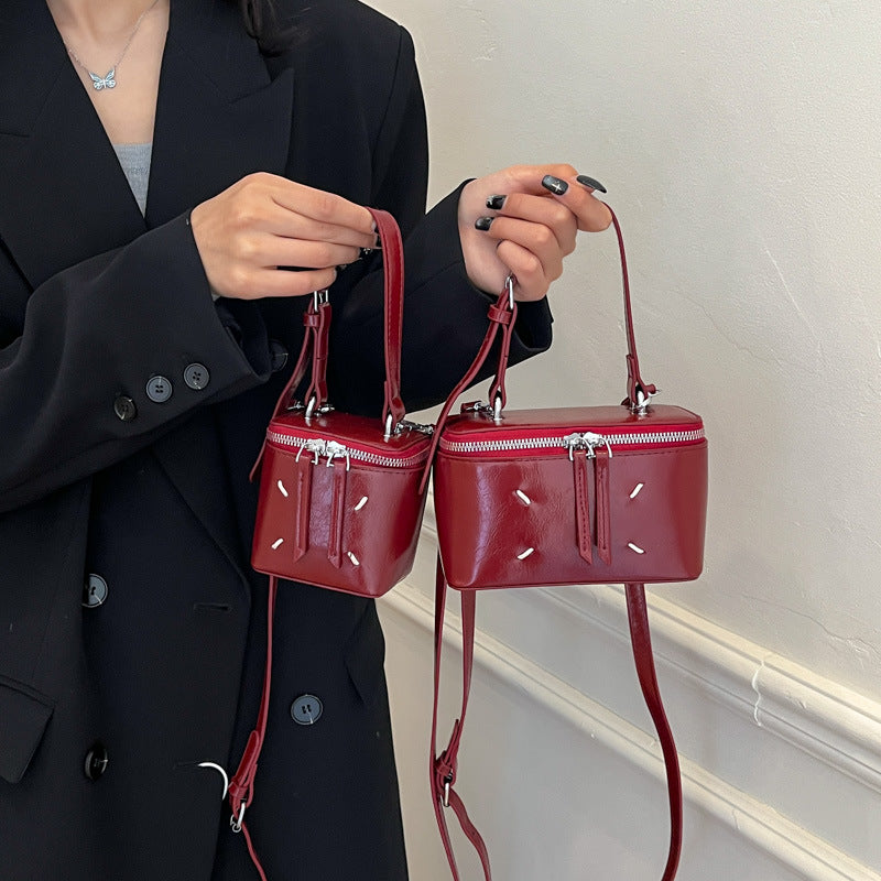 Fashion trendy portable bucket bag women's 2025 winter new simple casual shoulder bag high-end oblique span women's bag
