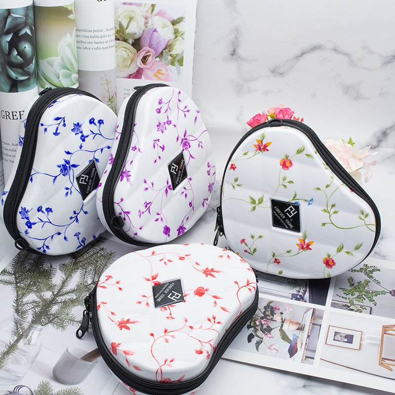 Manufacturers customize a variety of multi-color makeup bags, textured corporate gifts, portable anti-wash bags, and large-capacity travel storage boxes.