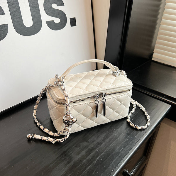Niche rhombus portable chain bag 2025 autumn and winter new versatile simple temperament small square bag single shoulder messenger bag