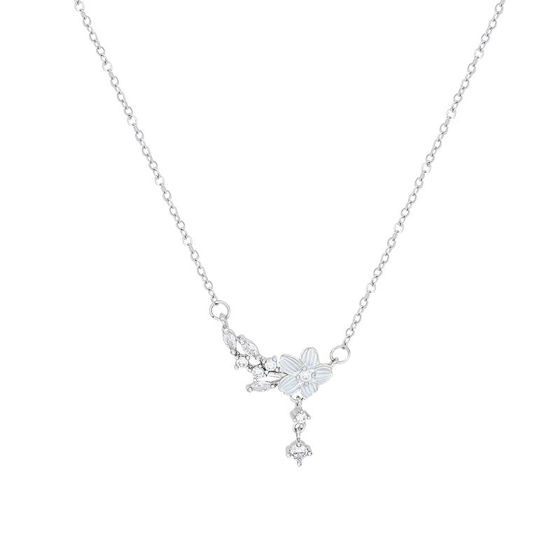 Gardenia light luxury eleganteasiest for match flower titanium steel necklace niche design exquisite clavicle chain necklace wholesale