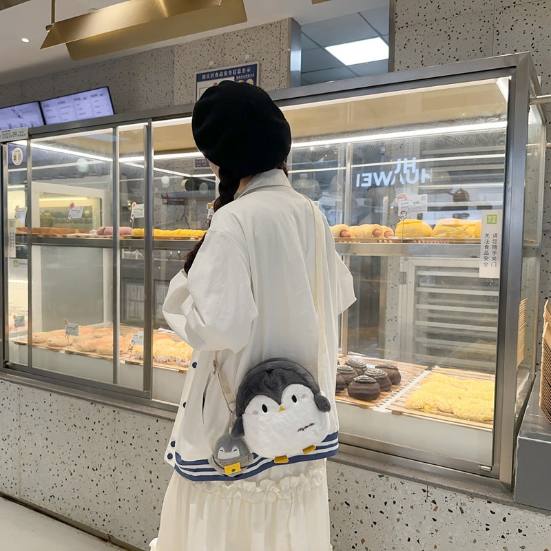 Plush bag women's contrasting color shoulder messenger bag girls and children with sweet primary school students cute winter fluffy bag