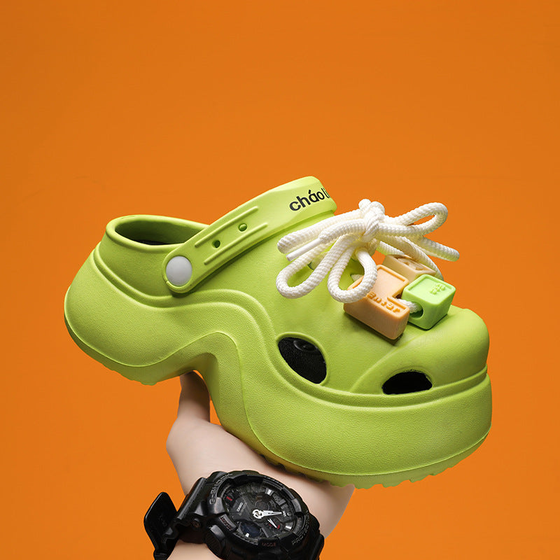 Thick-soled hole shoes women's new building block white rope heightening cute Internet celebrity beach cool slippers outer wear summer wholesale