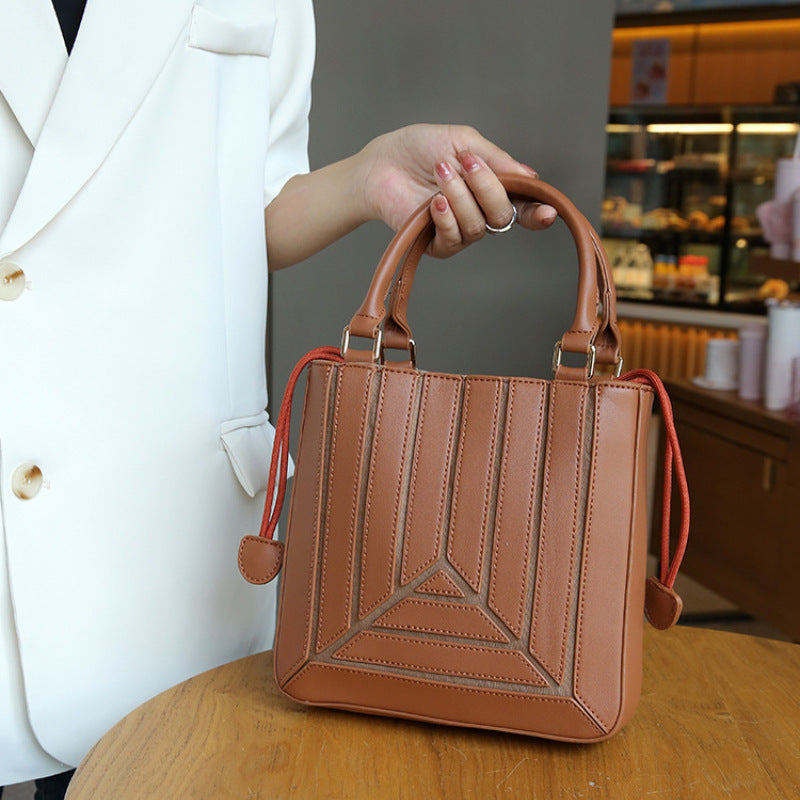 Cross-border splicing rainbow-colored commuter shoulder messenger bag niche design striped versatile large-capacity portable tote bag