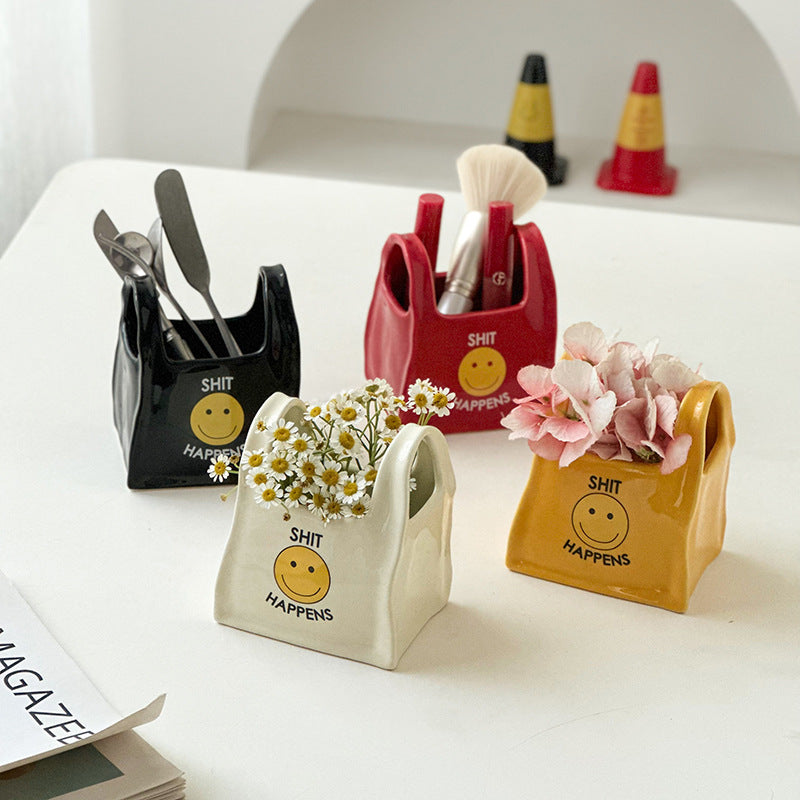 Personalized hand pinch bag desktop creative ceramic pen holder remote control stationery storage box makeup pen storage bucket small ornament