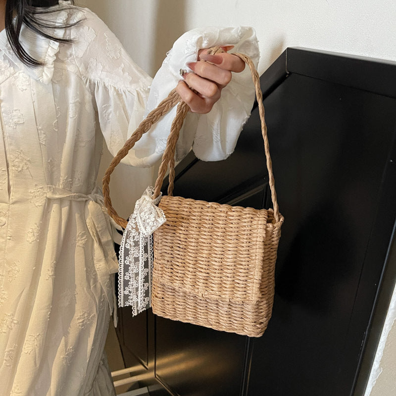 Cross-border small fresh straw woven women's bag handbag vacation woven bag beach bag girl shoulder messenger bag vegetable basket
