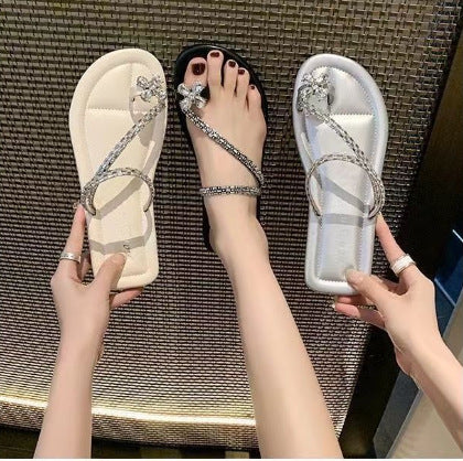 Versatile french-style flat sandals: 2024 new soft-soled summer collection - perfect for dresses, rhinestone accents, and beach days
