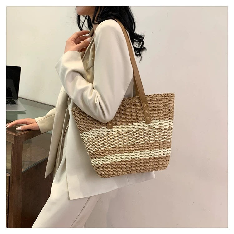 Single shoulder large capacity straw bag portable simple casual straw bag woven bag seaside vacation beach bag rattan bag women