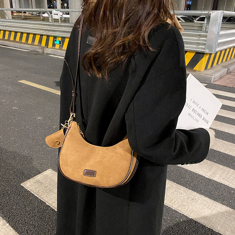 Frosted leather commuter bag women's 2025 new autumn and winter retro Maillard crescent bag versatile shoulder messenger bag