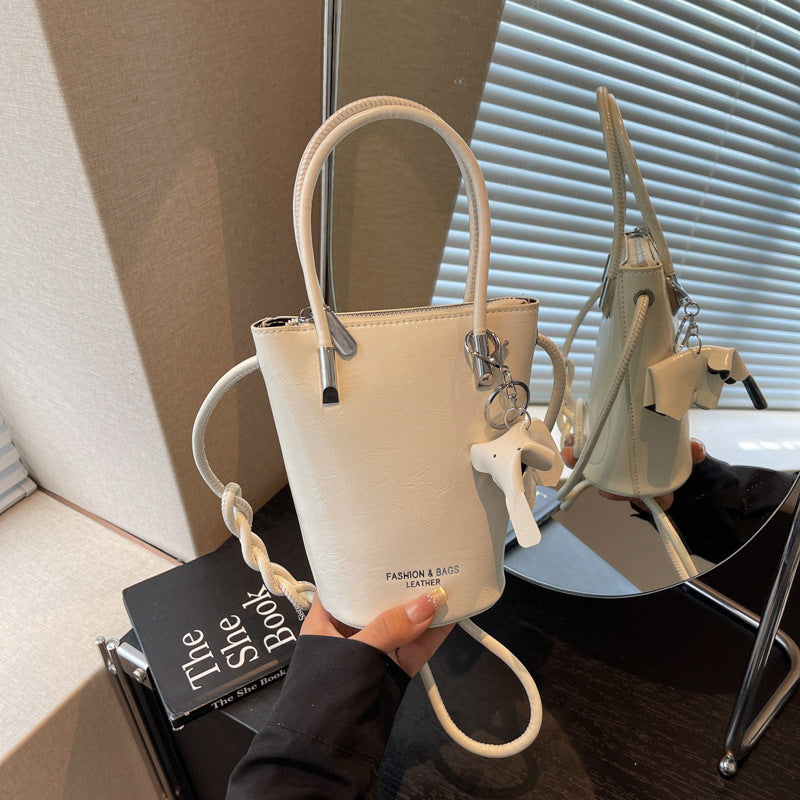 High-end niche bucket bag versatile women's bag new popular fashion shoulder messenger bag Korean simple handbag