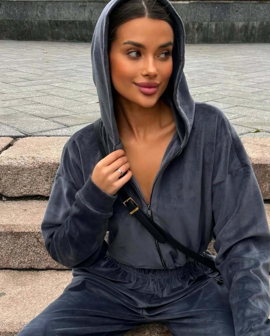 Europe, America, autumn and winter new Spice Girl solid color hooded navel long-sleeved sweater pants set women's fashion suit zipper cardigan