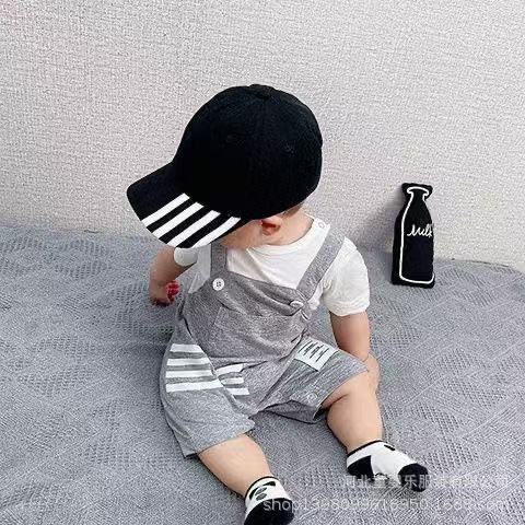 Summer short-sleeve romper for newborn baby boys - lightweight crawling suit for 0-6 months (perfect for first birthday celebrations)