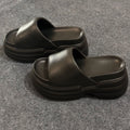 Thick sole rivet slippers women's summer outwear thick sole stomping on shit feeling 2025 new summer popular sandals wholesale