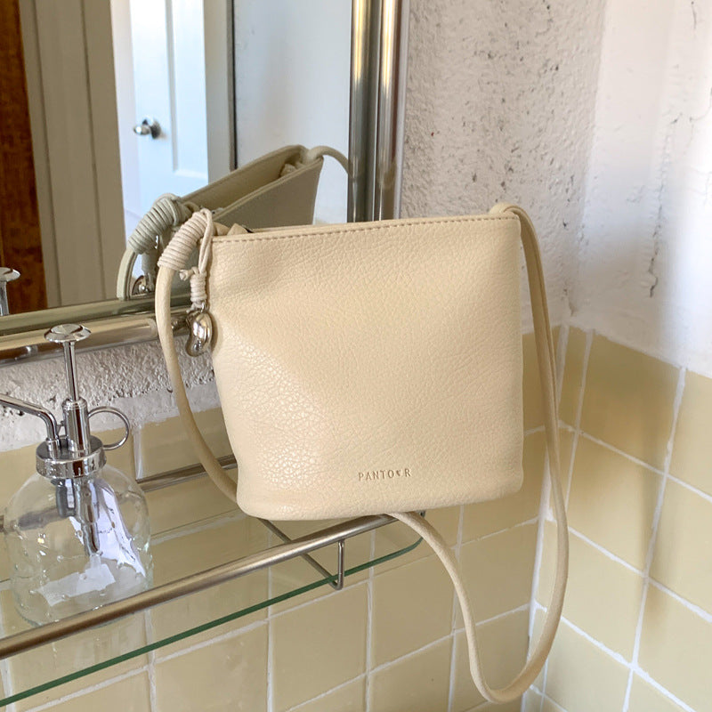 Foreign order simple and versatile small bag women's summer 2025 new fashion shoulder messenger bag this year popular bucket bag