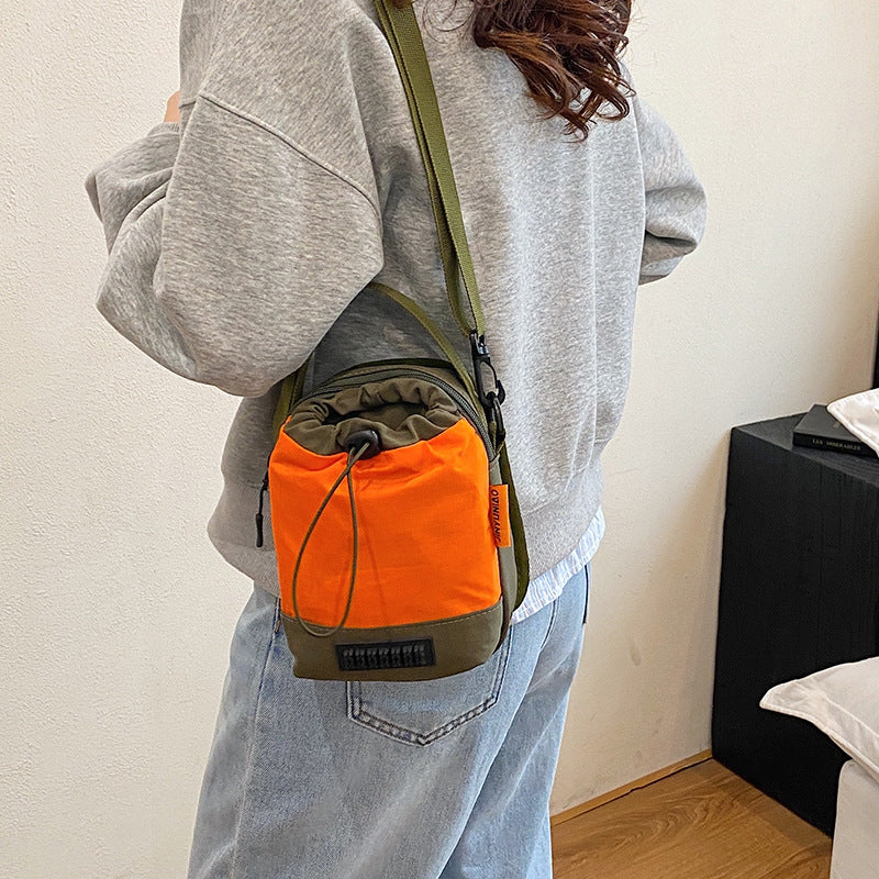 Pump with kettle bag 2025 Korean version solid color shoulder bag multi-function light commuter mobile phone bag casual messenger bag women