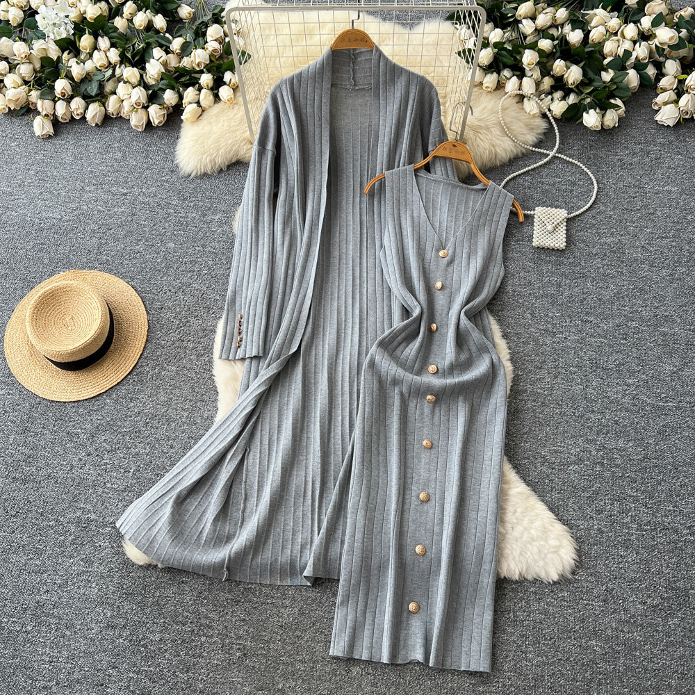 Elegant and chic: oversized knit cardigan with midi length + sleeveless bodycon dress with metallic buckle detail