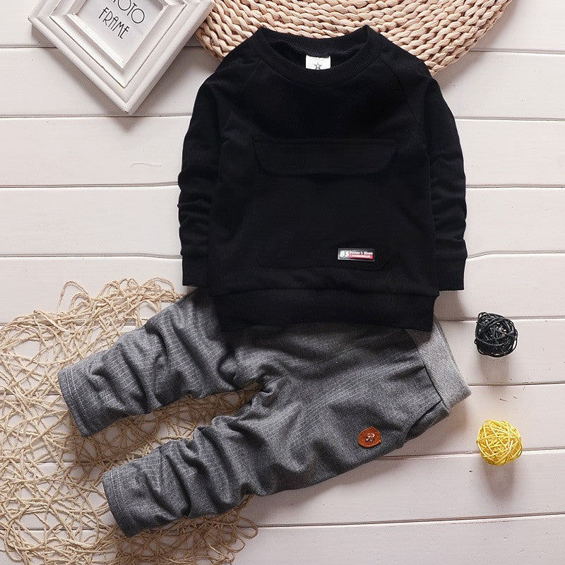 Spring/autumn kids' two-piece outfit set: hooded top and pants with large pockets for baby boys and girls. factory direct, ships in bulk