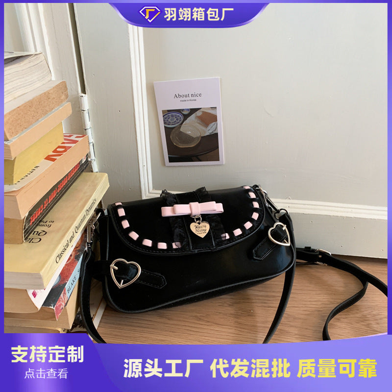 Cross-border niche design bag women's 2025 new summer versatile messenger bag Korean version popular shoulder armpit bag