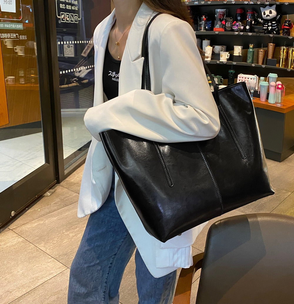 Vintage leather tote bag for women - 2025 new collection - large capacity genuine leather commuter shoulder bag