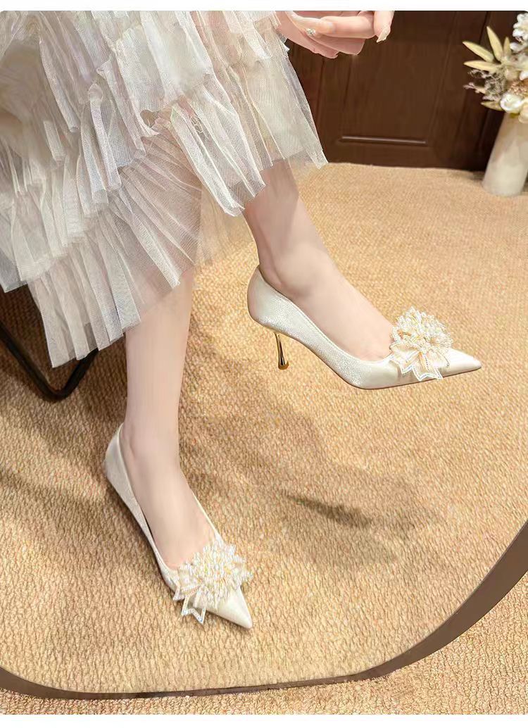 2025 new women's pointed-toe stiletto heel wedding shoes bridal shoes with floral embellishments for wedding dresses