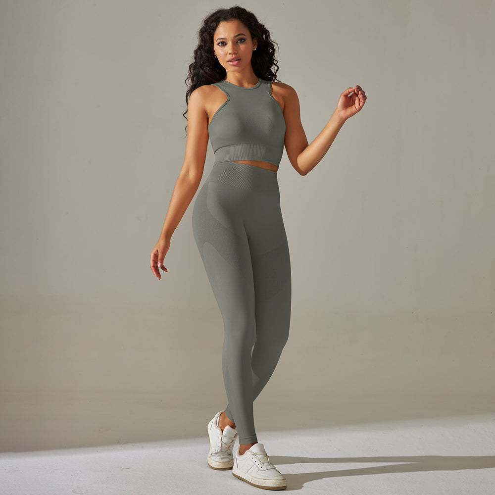 European and american seamless yoga outfit for women: shaping top, sports tank top, high-waisted tummy control leggings, fitness set