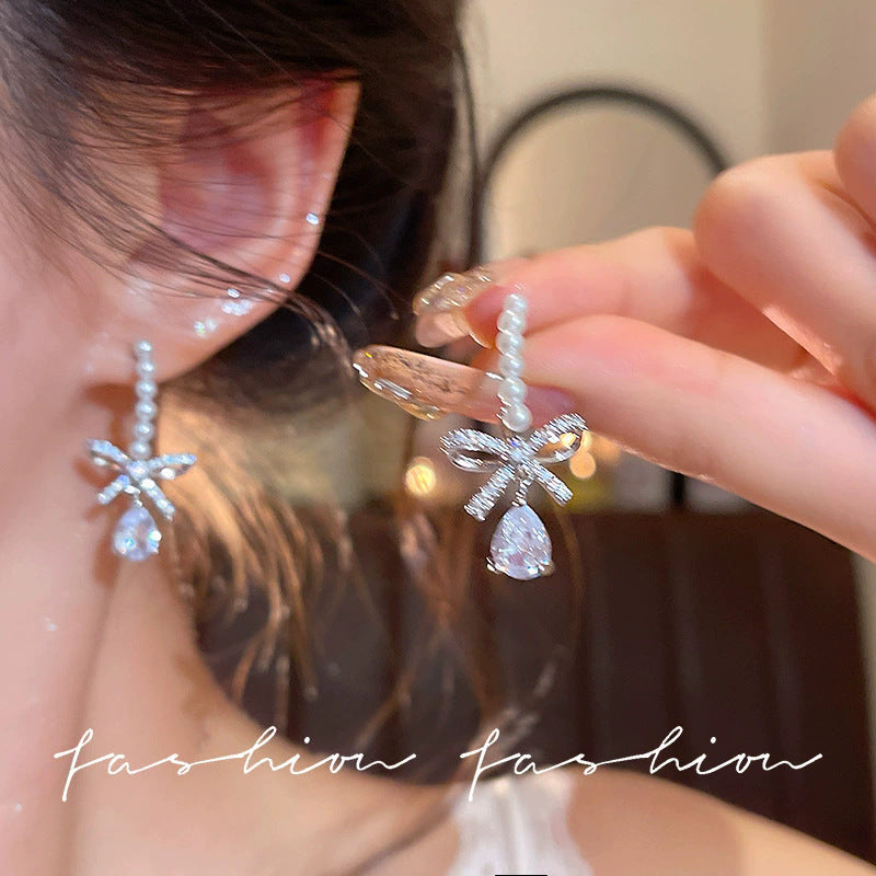 Spring break style white floral earrings - unique dopamine studs, niche design, versatile earrings