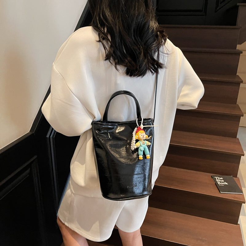 Cross-border popular small bags for women's summer versatile 2025 new simple and popular messenger bags Korean version of casual bucket bags