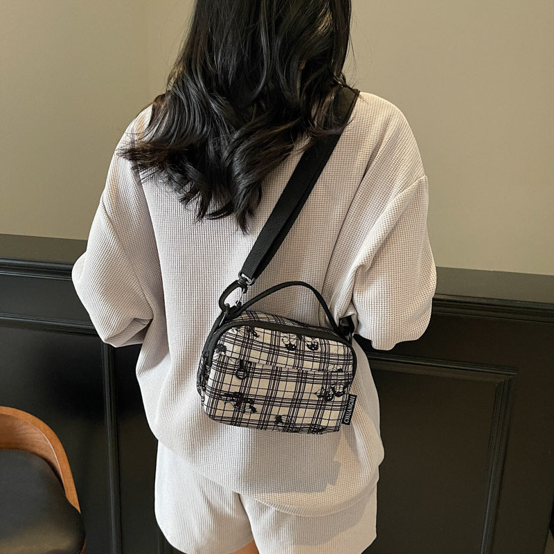 Foreign trade new floral portable women's bag large-capacity out cosmetics storage bag fashion plaid shoulder messenger bag
