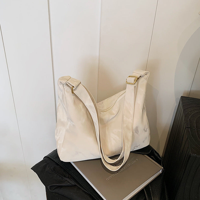 Foreign style high-end texture handbag women's 2025 autumn and winter new simple and fashionable large-capacity commuting shoulder messenger bag