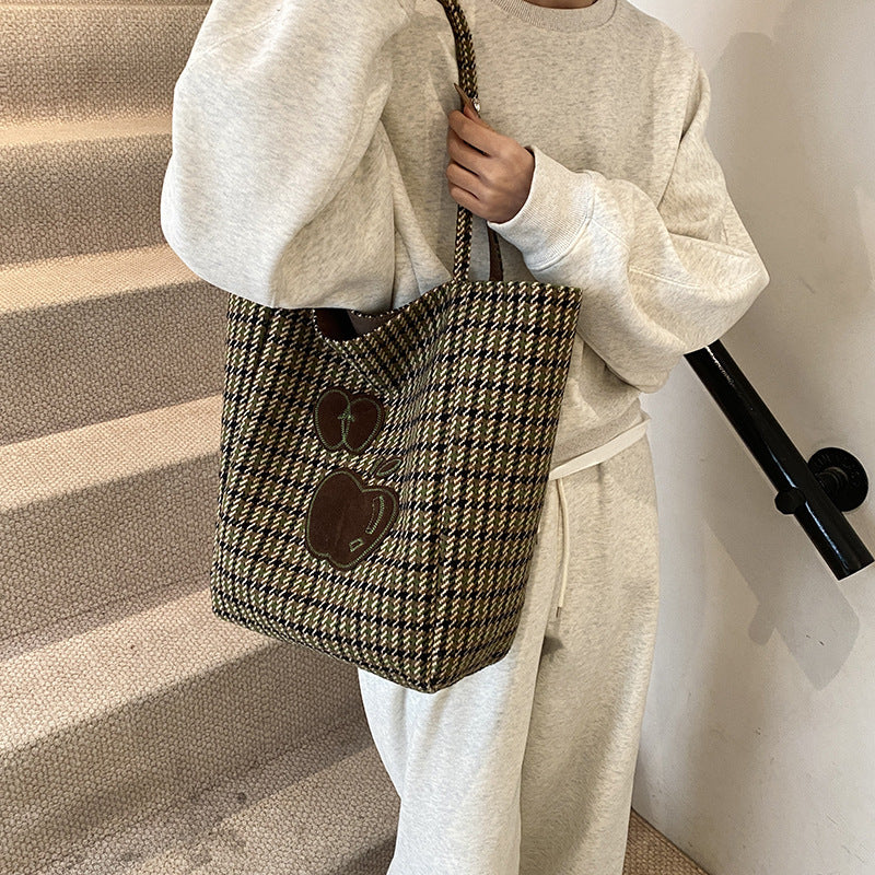 Qiandongge Commuter Underarm Bag Women's 2025 Autumn and Winter New Simple Handheld Shoulder Bag Large Capacity Tote Bag