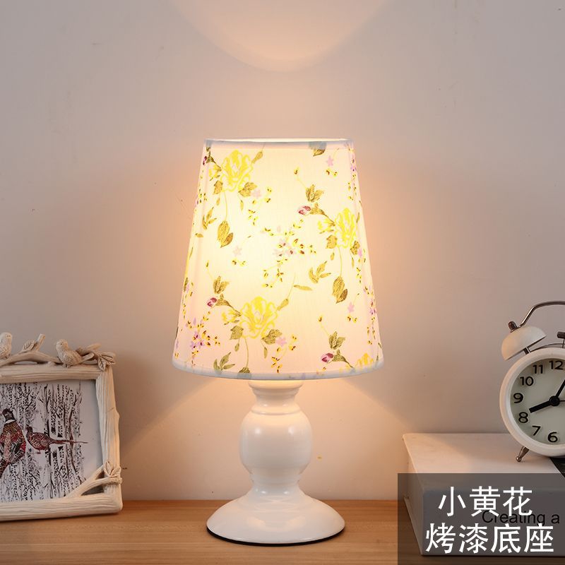 Table lamp Bedroom bedside lamp Simple modern creative living room lamp Dimming eye protection Student dormitory bedroom small table lamp