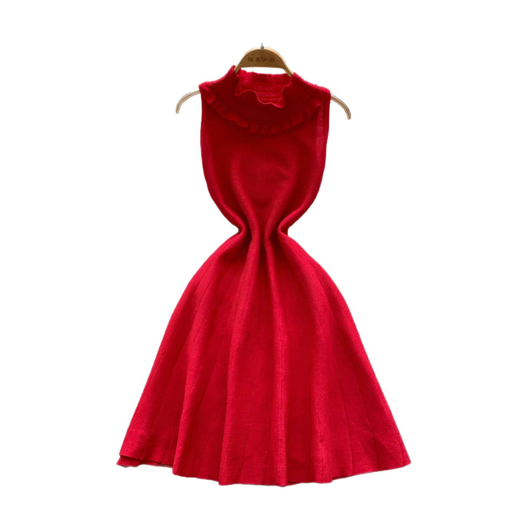 Elegant and chic: sleeveless knit a-line dress with ruffle trim – a slimming french-inspired summer staple