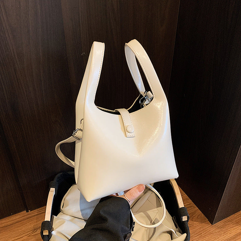 Cross-border Korean version of niche fashion bucket bag women's 2025 new versatile handbag casual shoulder bag messenger bag