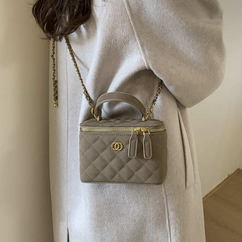 New quilted handbag - 2025 autumn collection: chic, versatile, and understated. a luxurious and unique small square bag for women, inspired by chanel, perfect for everyday commuting