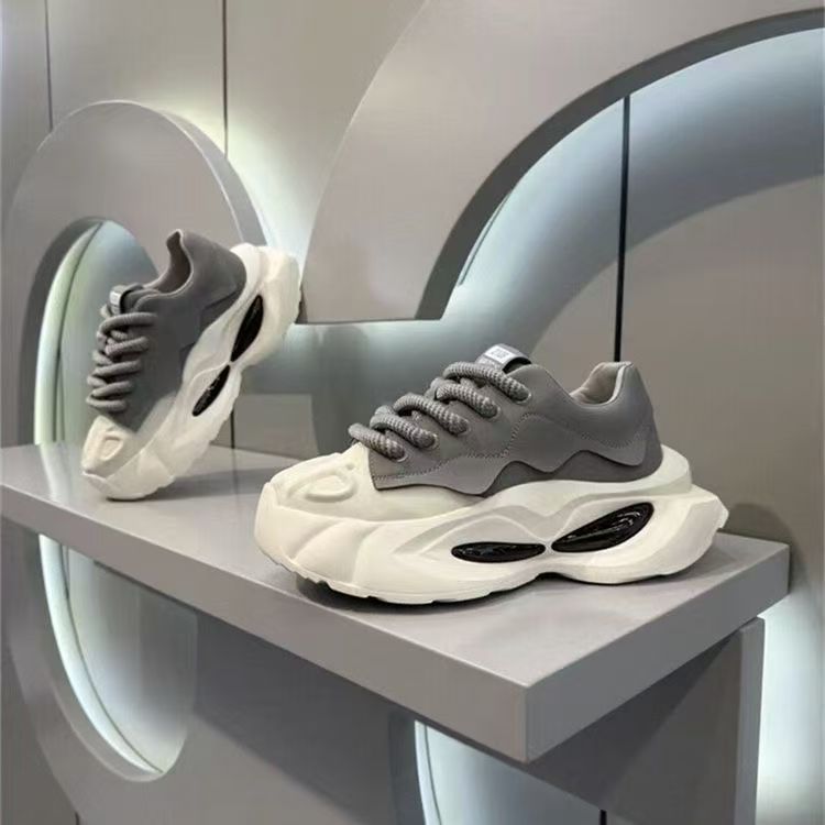 Men's shoes 2025 spring new thick soleeasiest for matchniche stylefashioncasual youth sports heightening dad shoes men