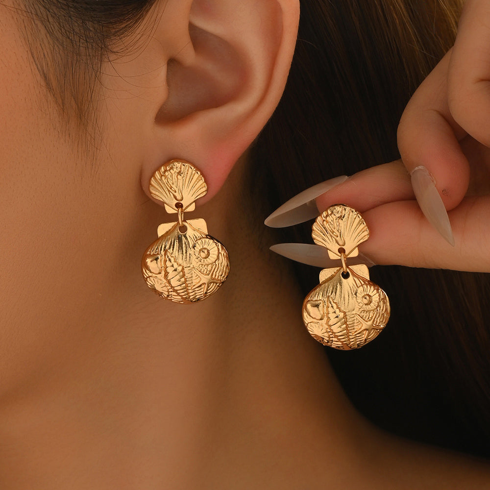 Wholesale resort-style earrings: european and american cross-border summer niche alloy stud earrings for women - exaggerated design starfish earrings