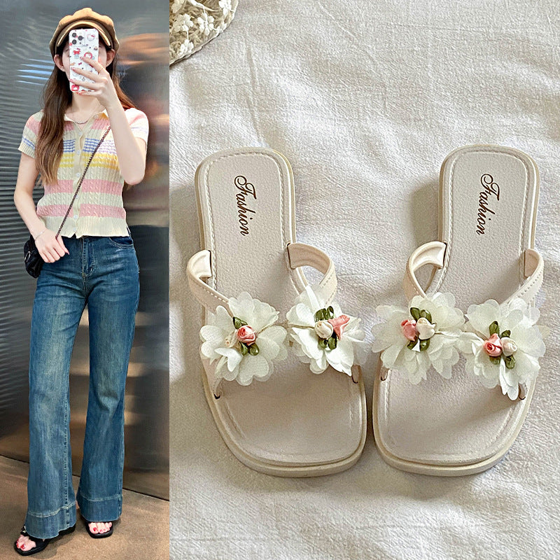 New women's summer sandals with two little flowers - stylish, non-slip, versatile flat sandals for outdoor wear, trendy beach slippers