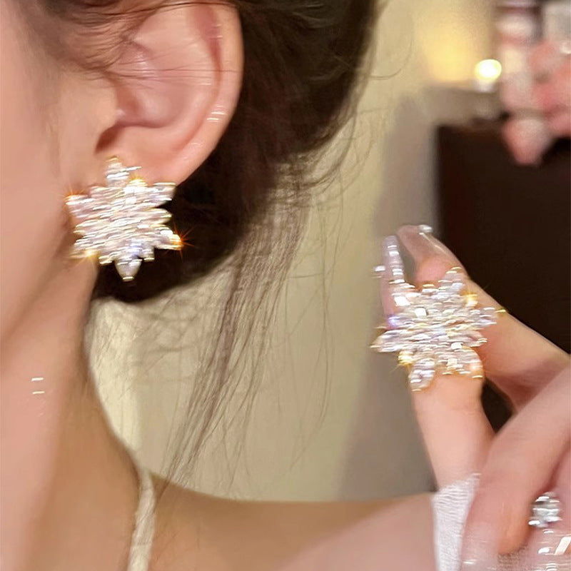 2025 hot-selling luxury-inspired pearl and floral earrings: korean-style tassel, high-end, fashionable, and elegant studs and dangles